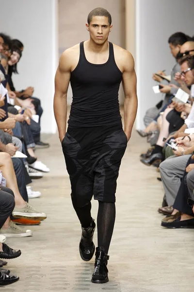 Look 9